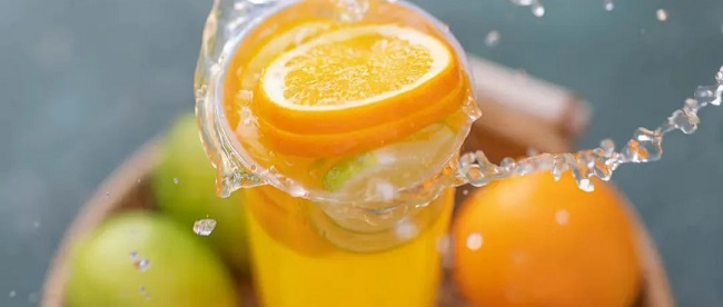 “新(xīn)冠特飲”走紅，檸檬、鮮橙和炖梨最近都賣瘋了？